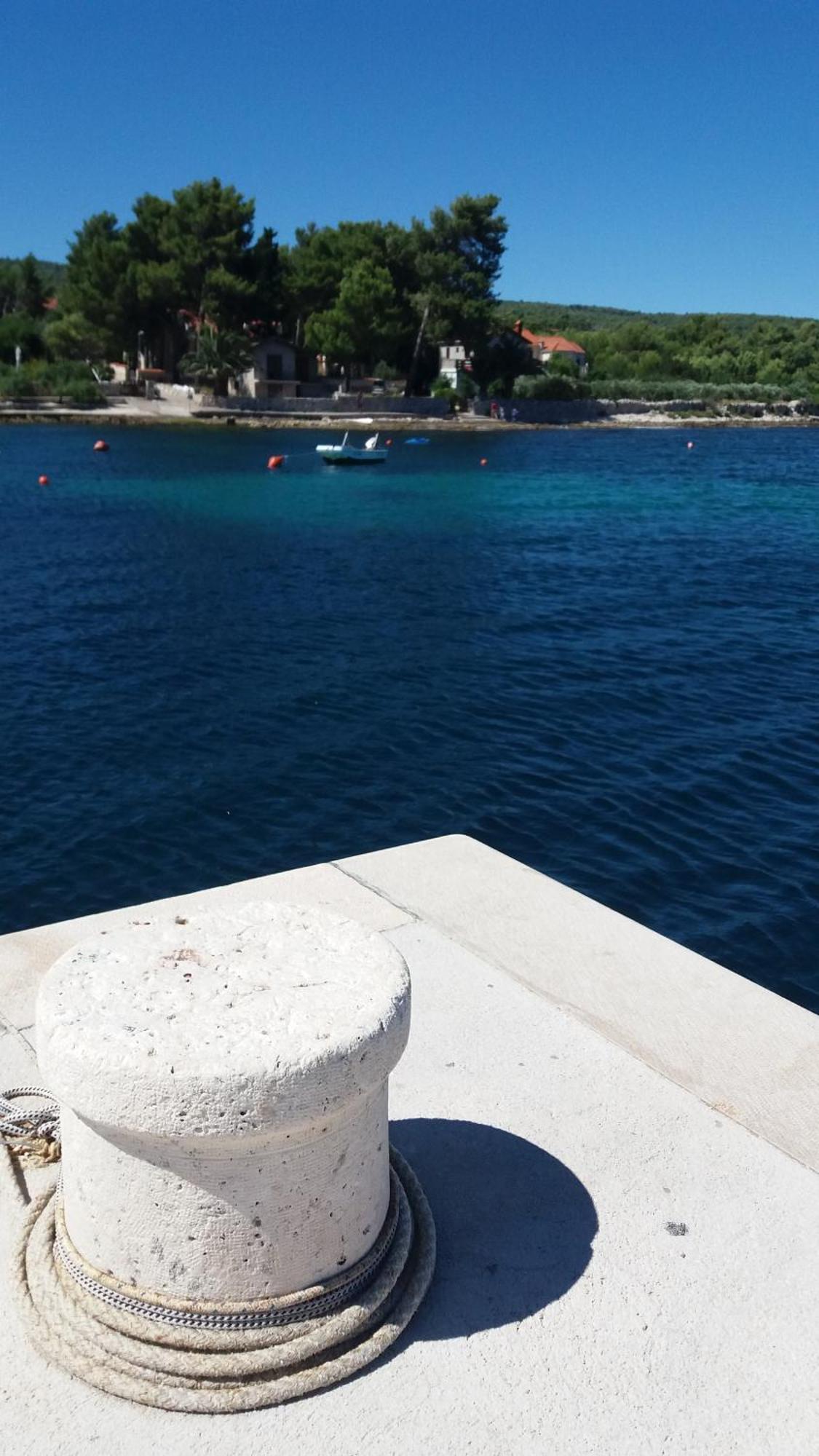 Apartments Zvonimir,Place By The Sea Mirca  Bagian luar foto