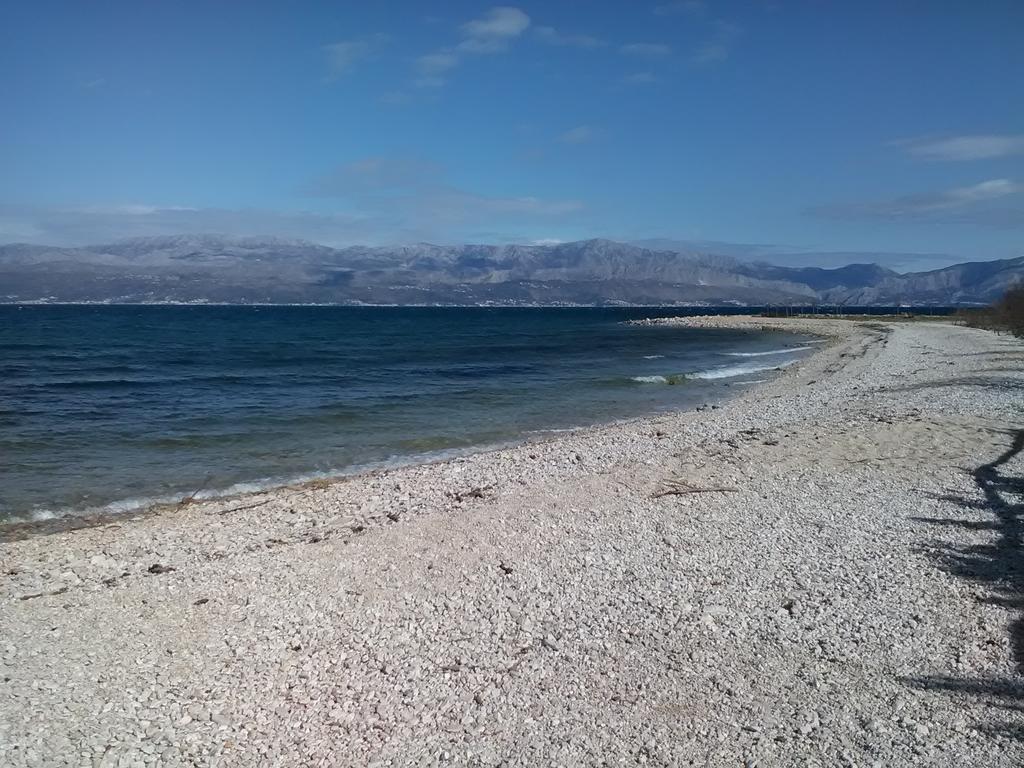 Apartments Zvonimir,Place By The Sea Mirca  Bagian luar foto